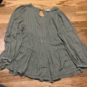 Size small never worn green American eagle baby doll long sleeve.